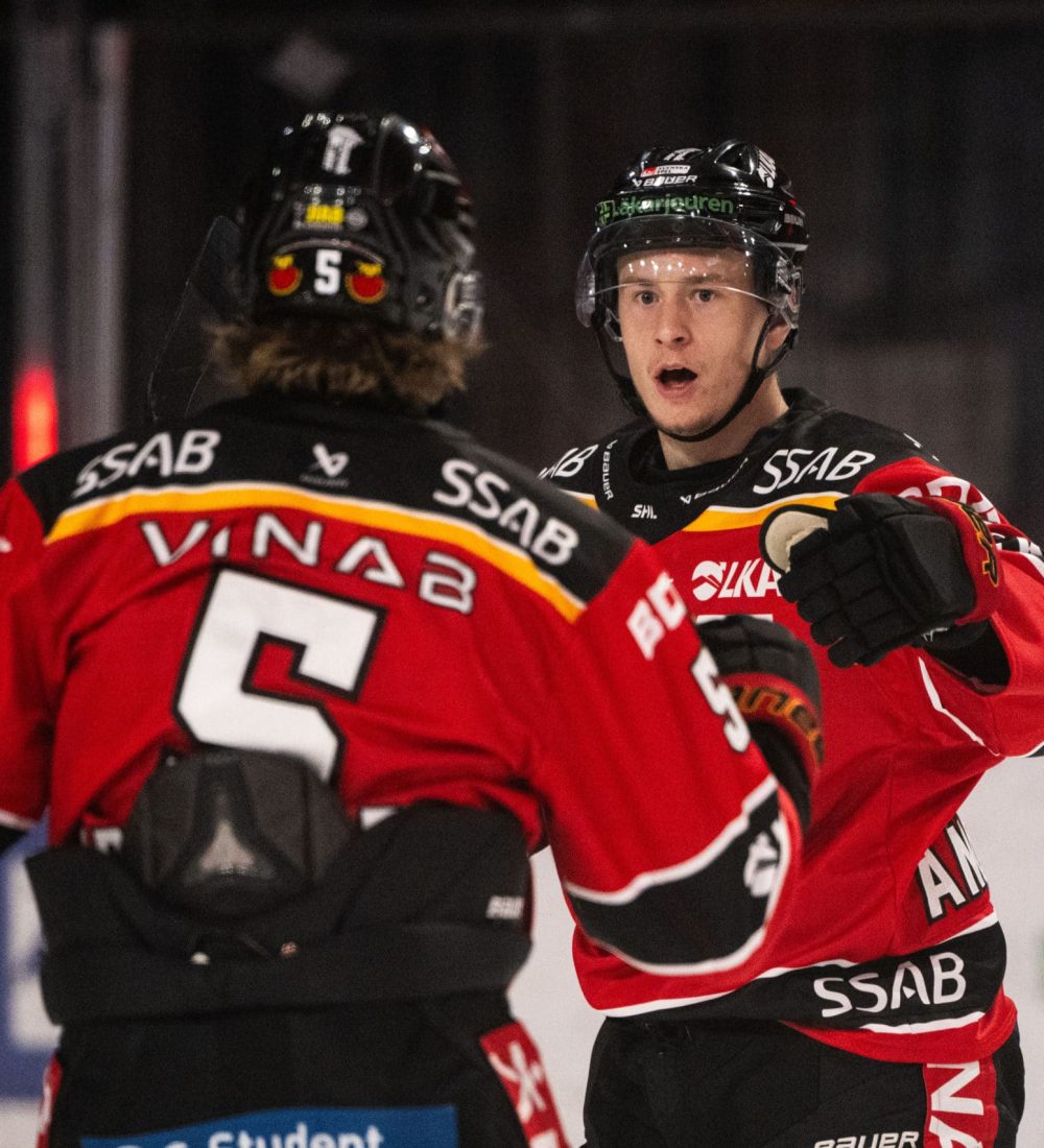 230921 Luleås Pontus Andreasson jublar efter 1-0 under ishockeymatchen i SHL mellan Luleå och Örebro den 21 september 2023 i Luleå. 
Foto: Simon Eliasson / BILDBYRÅN / COP 159 / SE0181